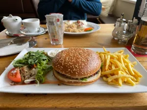 Mani`s Restaurant Manfred Stefaner