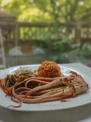 Iris Hexenhäusl (Griechische Taverne)