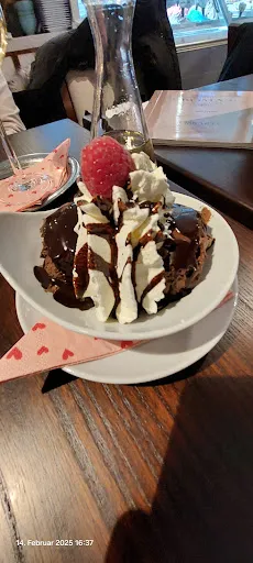 Ice Cream Parlor Pizzeria Roma