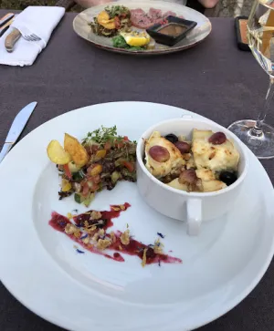 VesTa Grillhouse & Ouzerie Bar