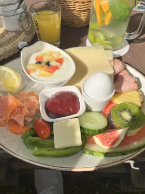 Mary's Café Lounge