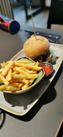 Bild von FIFTY SEVEN - Burger & Bowls 57