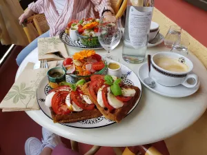 Café N.