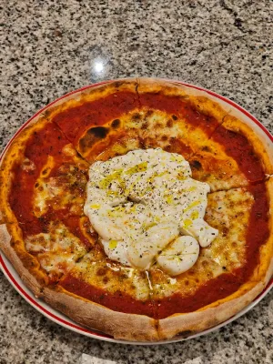 Holzofen Pizzeria Calabria