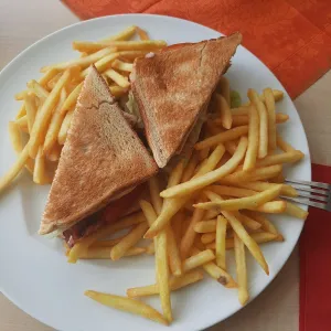 Gaststätte Café Bistro UKM