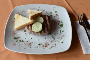 Landgasthof Grüner Baum Restaurant / Biergarten (Frühstück & Abendessen)