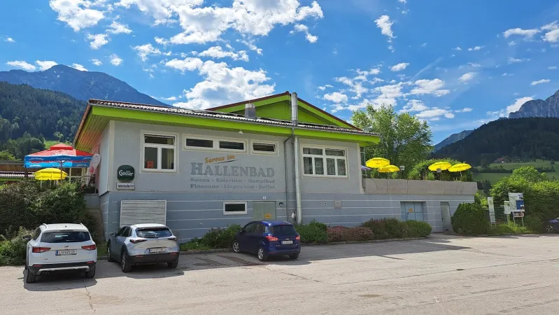 Bild von STAZI`S CAFE Hallenbadbuffet/ Snack`s/Gastgarten/Sonnenterrasse/großer Parkplatz/